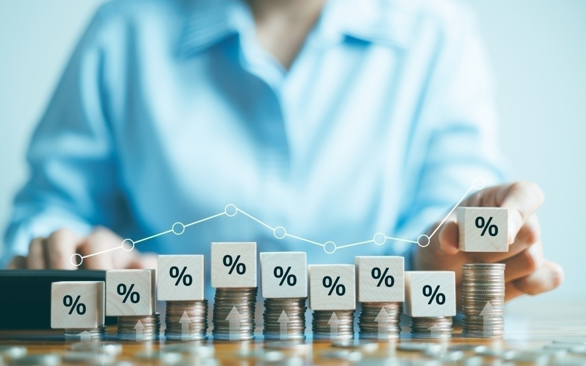 How Bank Interest Rates Work on Savings and Fixed Deposits