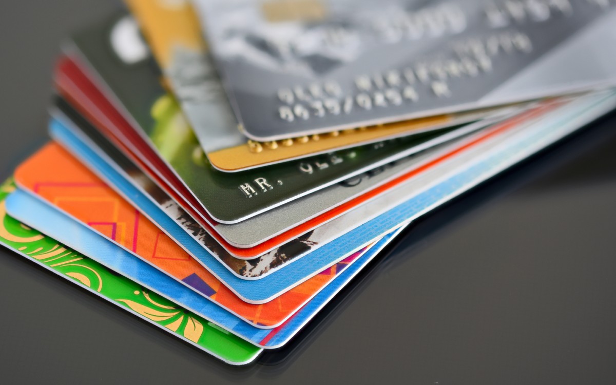 Debit vs Credit Cards – Which One Should You Use and When