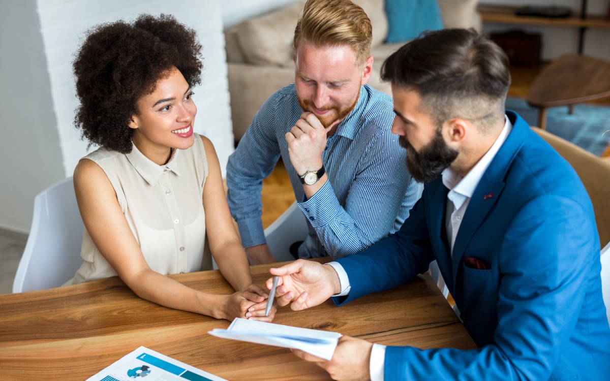 How to Choose the Right Bank Account for Your Needs